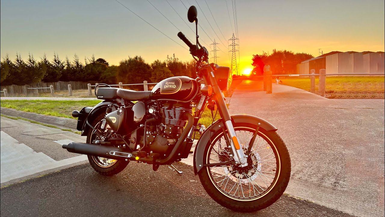 Royal Enfield Classic 500 Tribute Black Edition Freeway Run Just like the Aprilia Tuono