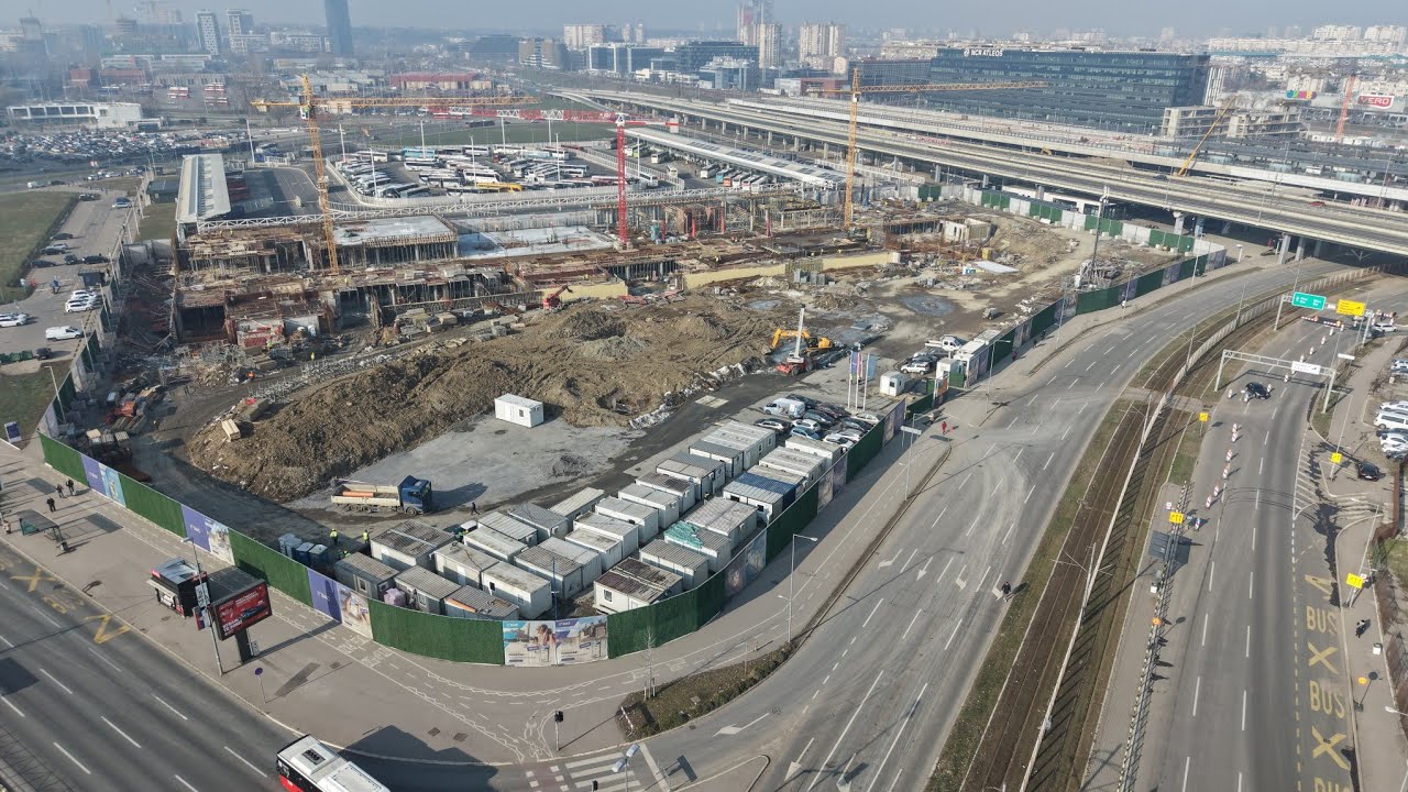 Nove stanične zgrade autobuske i železničke stanice u bloku 42 - dron snimak