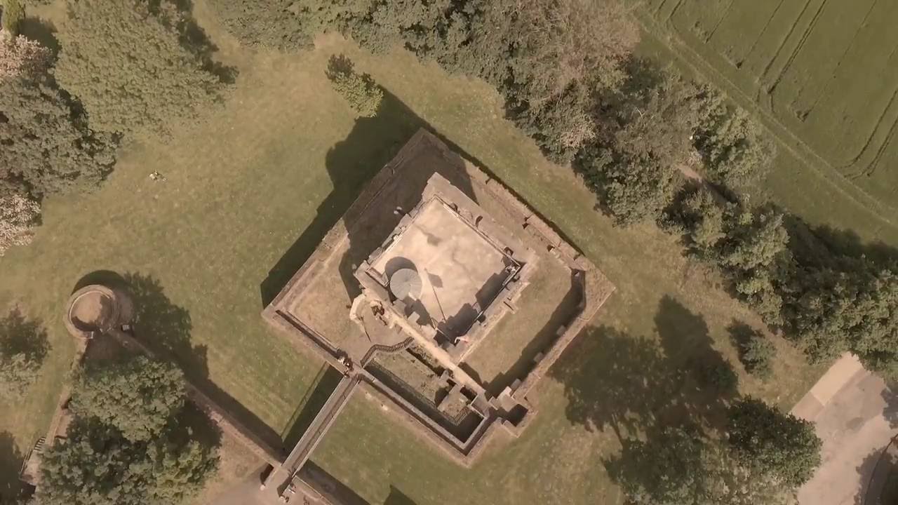 DJI Phantom 4  FlyOver - Essen Burgaltendorf & Herz-Jesu Kirche