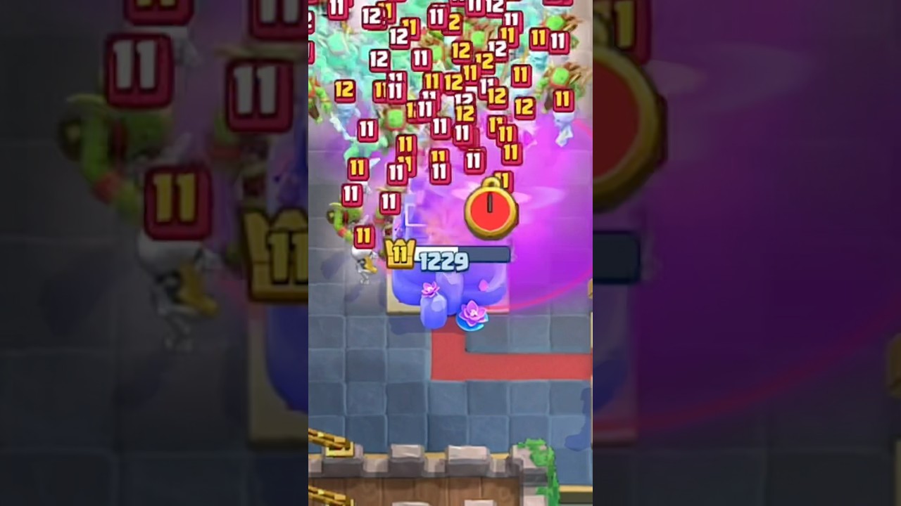Как правильно защититься от бочки с гоблинами в Clash Royale #clashroyale