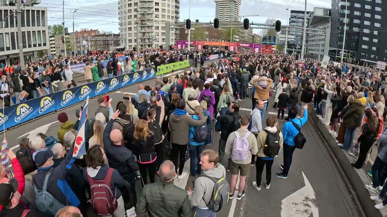 Marathon Rotterdam - You Never Walk Alone - Lee Towers - Erasmus Bridge