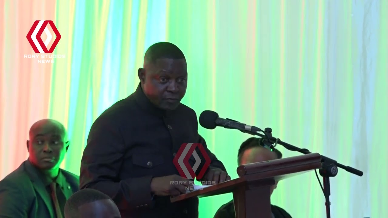 Послушайте, как Саньятве представляет президента Мнангагву.