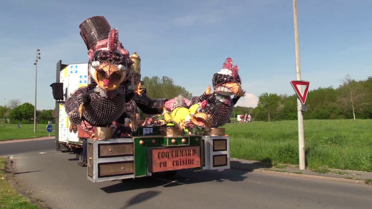 Départ pour le défilé de nuit du Carnaval de Cholet 21 avril 2018