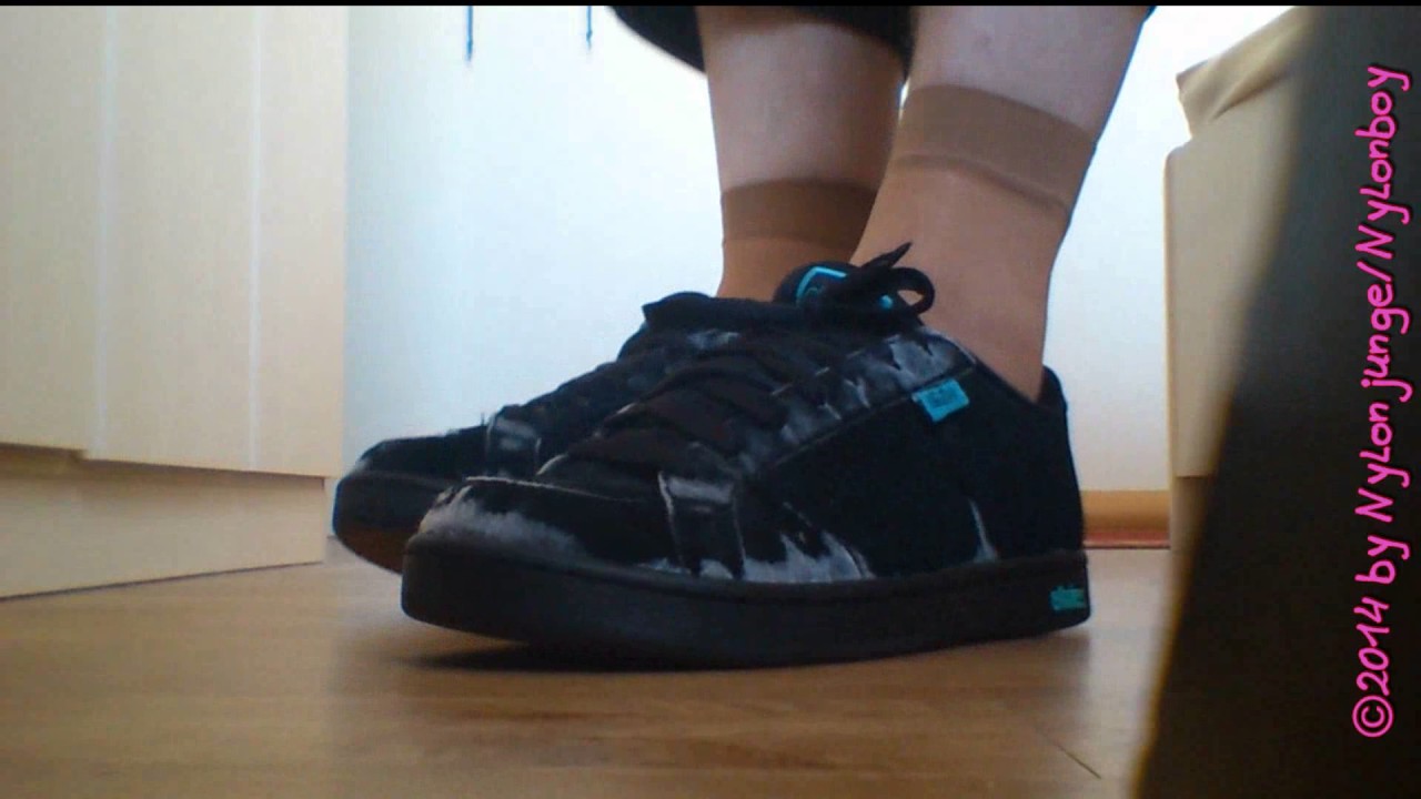Schuh und Nylonfuss