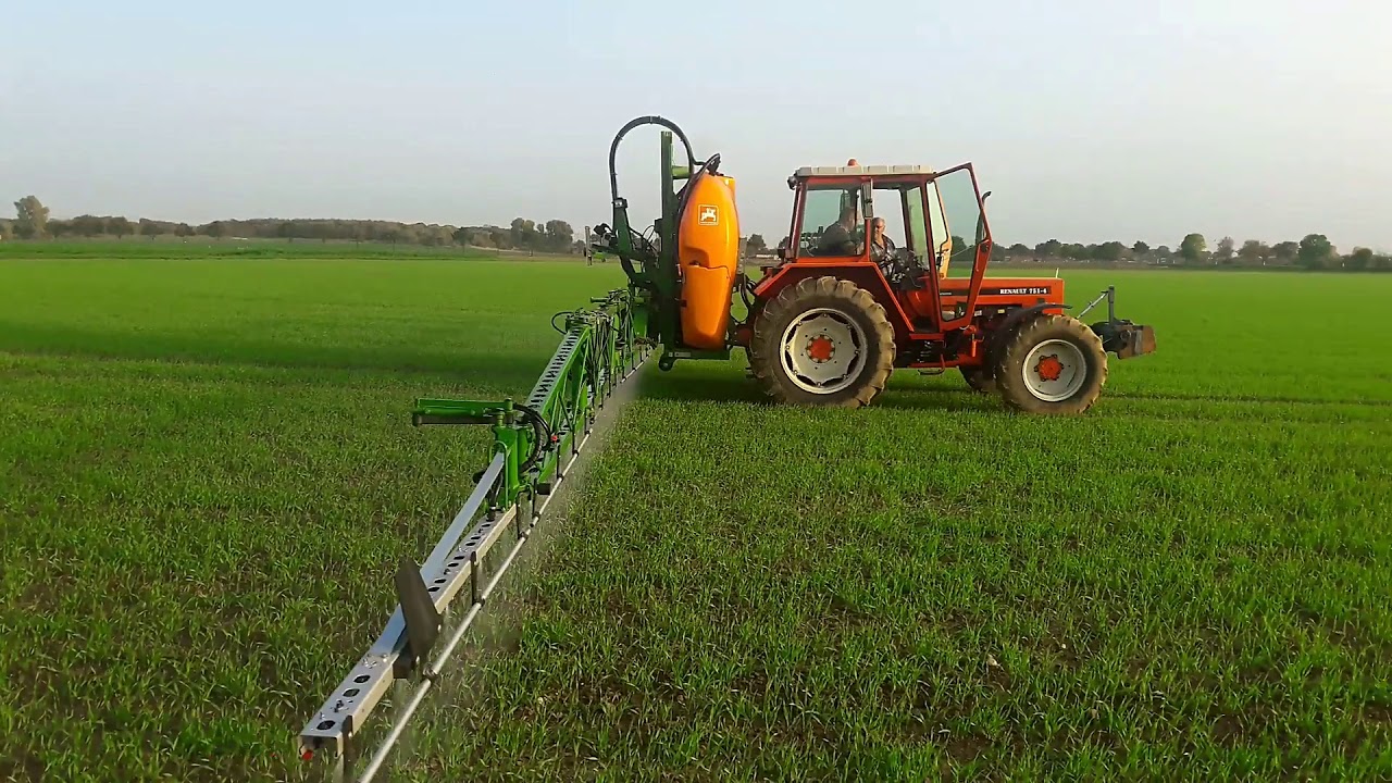 Renault 751-4 / Amazone UF 1201 / Gerste