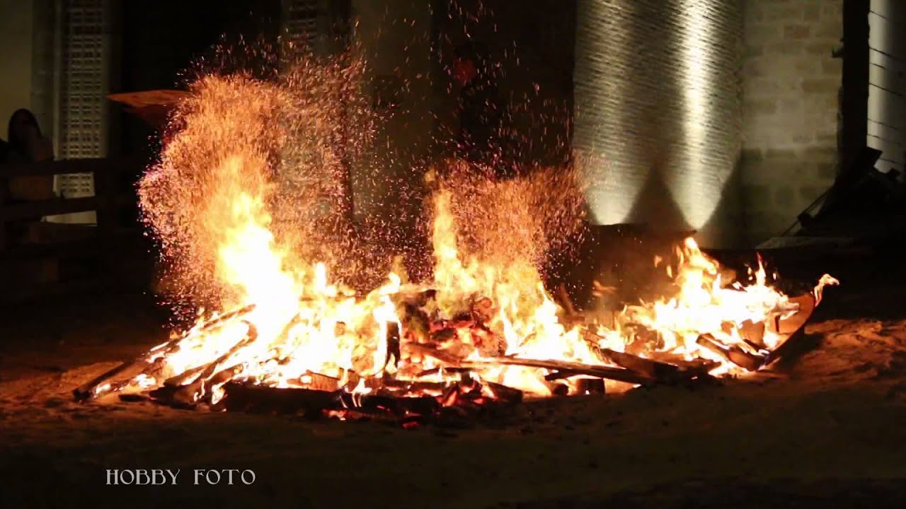 BAENA NOCHE MITICA TAMBOR Y FUEGO