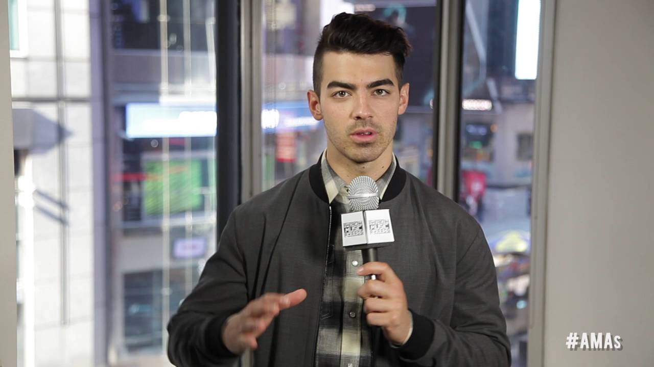 Joe Jonas on DNCE's Album - AMAs 2016