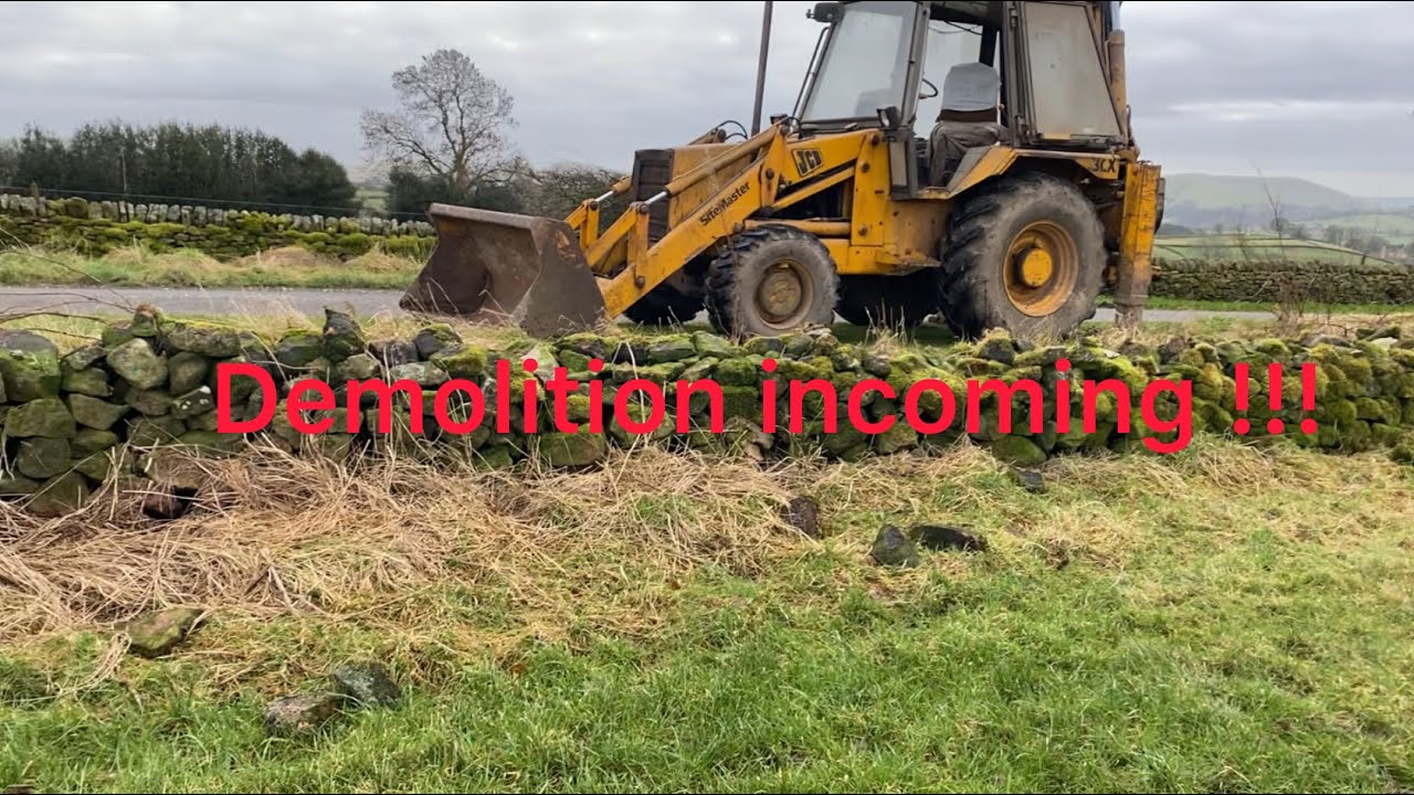 JCB 3CX doing the heavy work?