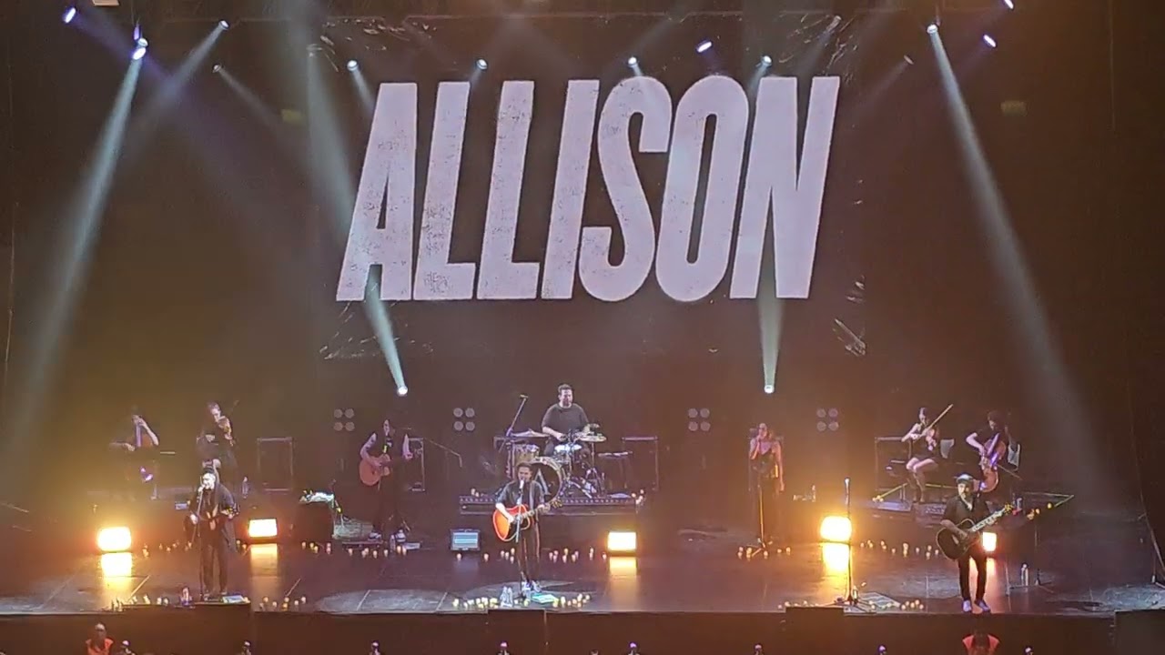 Allison - en concierto acústico, 2024 en Mérida Yucatan, plaza La Isla