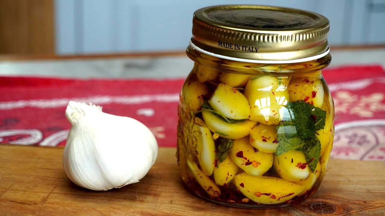 Non Li Comprerai Più Aglio Sott'olio - Garlic in Oil Tasty and Easy Recipe