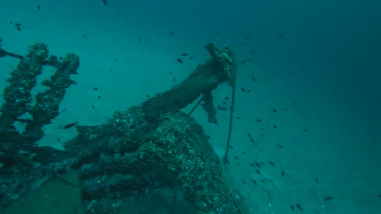 Underwater shipwreck exploration - 
