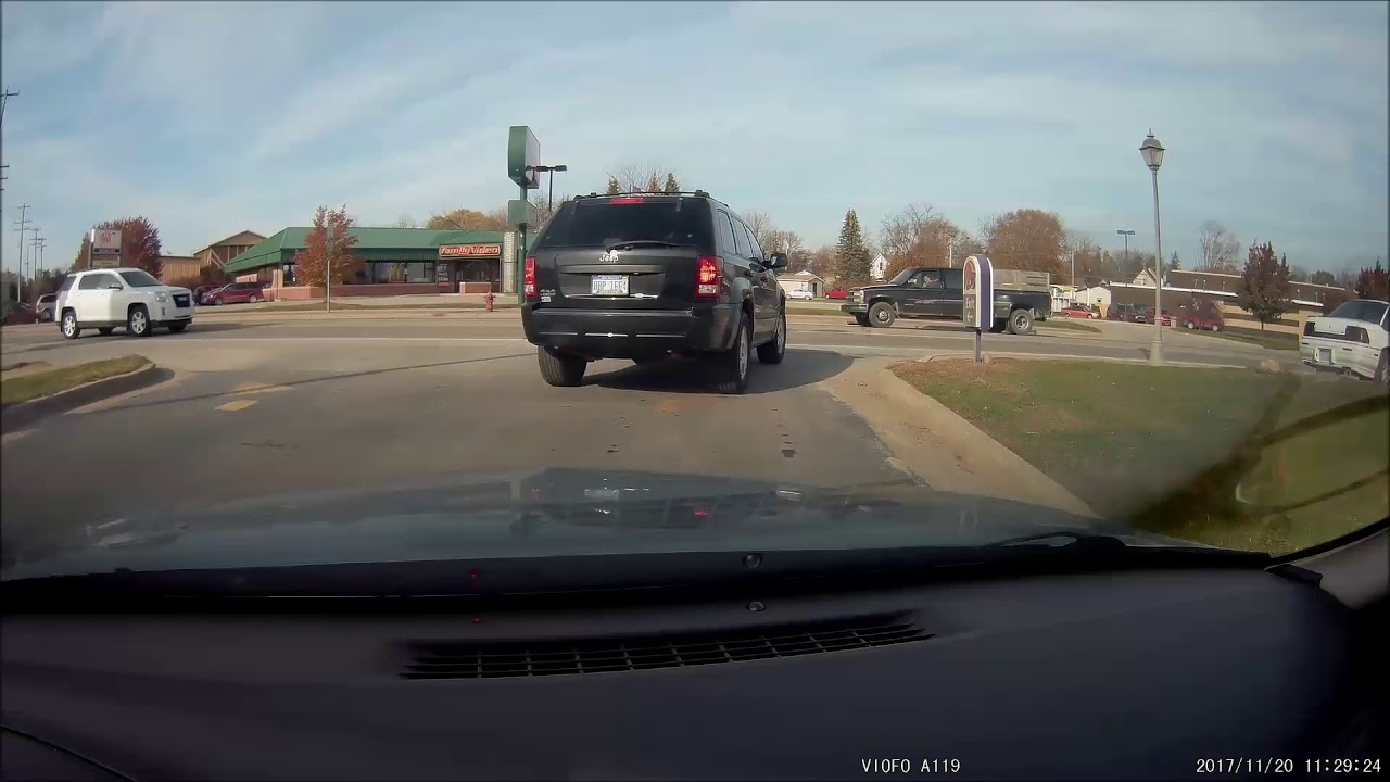 no look, no signal cut off from Taco Bell drive through (close call)