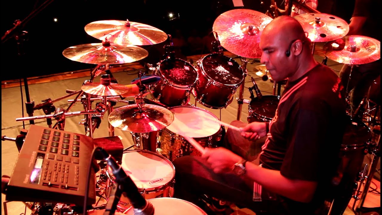 Dinho Santos  e Banda Gretsch For Jesus Contagem Tocando Night Rhythms lee Ritenour  2012