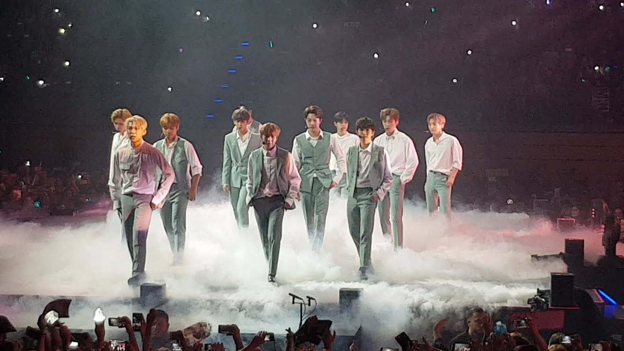 KBS Music Bank Berlin - Wanna One (워너원) - Beautiful - Side View Fancam