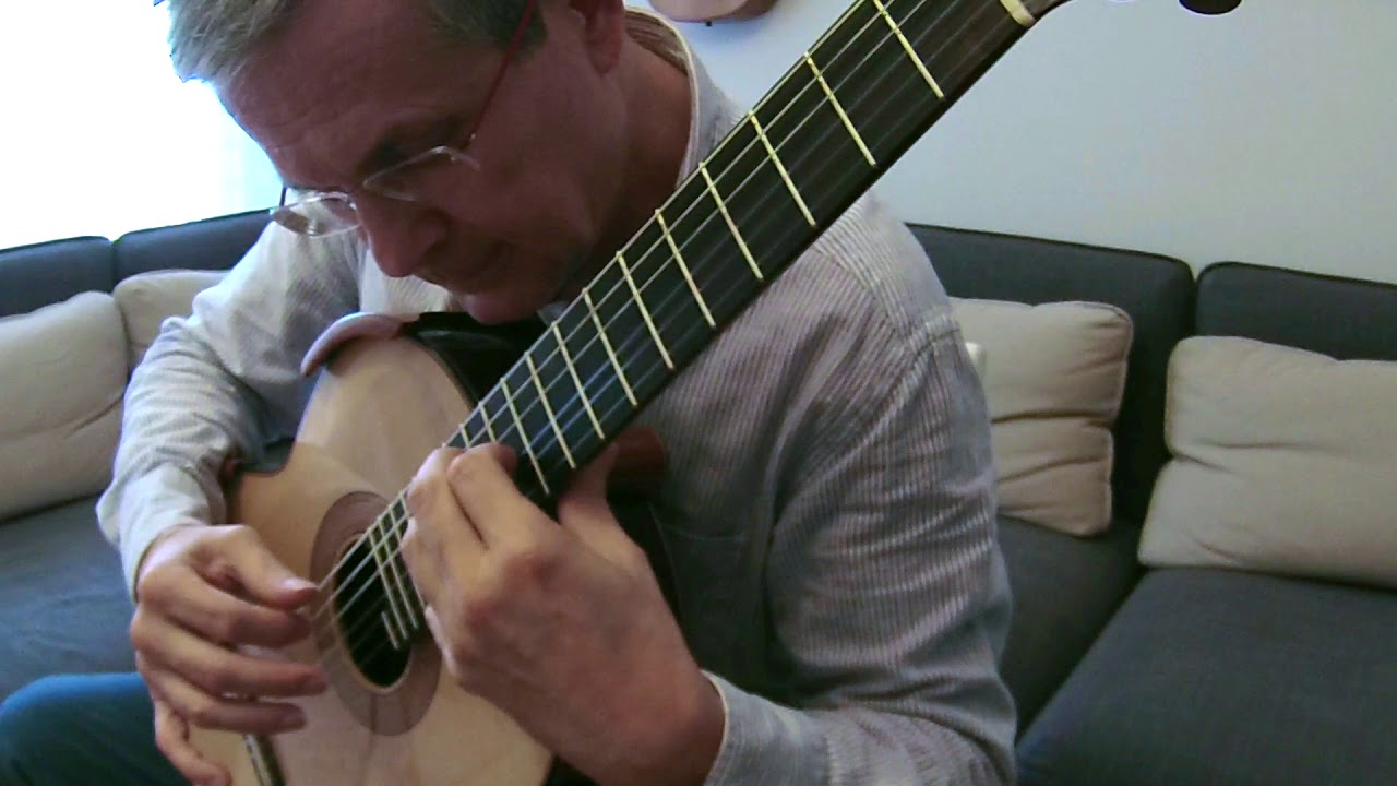 Fernando Lepri plays on a Camillo Perrella guitar - M. Llobet: Can&ccedil;&oacute; del lladre e La pastoreta