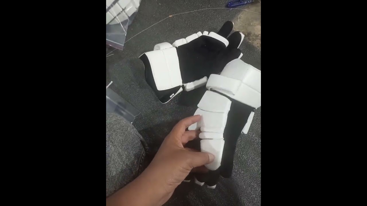 for lacrosse gloves and ice hockey gloves  buying Whatsapp me +923218371070
