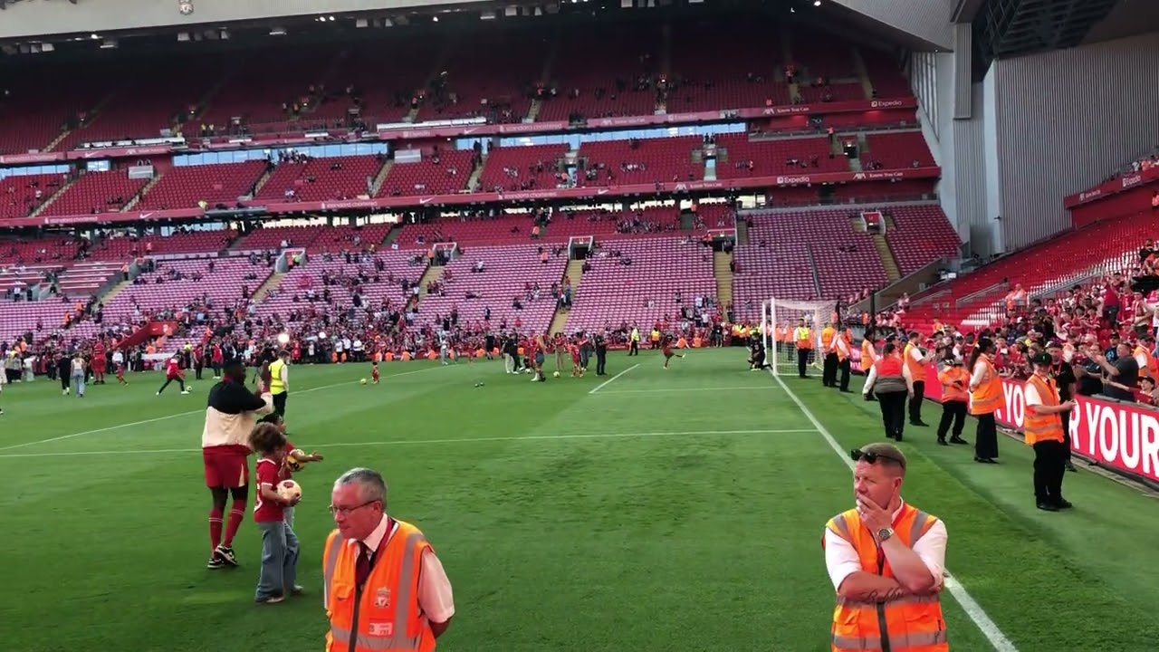 Big Ibou Konat&eacute; & Family applauding fans at Anfield
