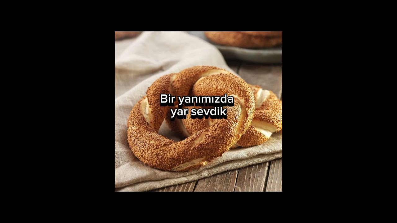 Karanlık yollardan ge&ccedil;tik.