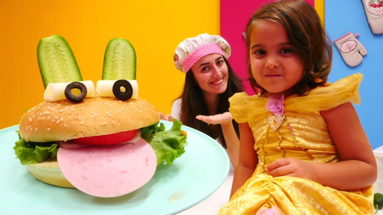 Çocuklarla oynuyoruz. Mini Mutfakta tavşan sandviç yapalım!