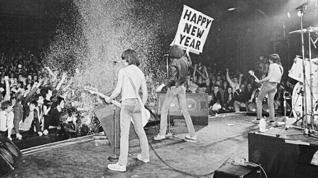 Ramones - Beat On The Brat (Soundcheck : Rainbow Theater, London, December 31, 1977)