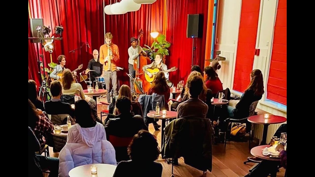 Karisma & Arturo Ram&oacute;n perform Vaiv&eacute;n