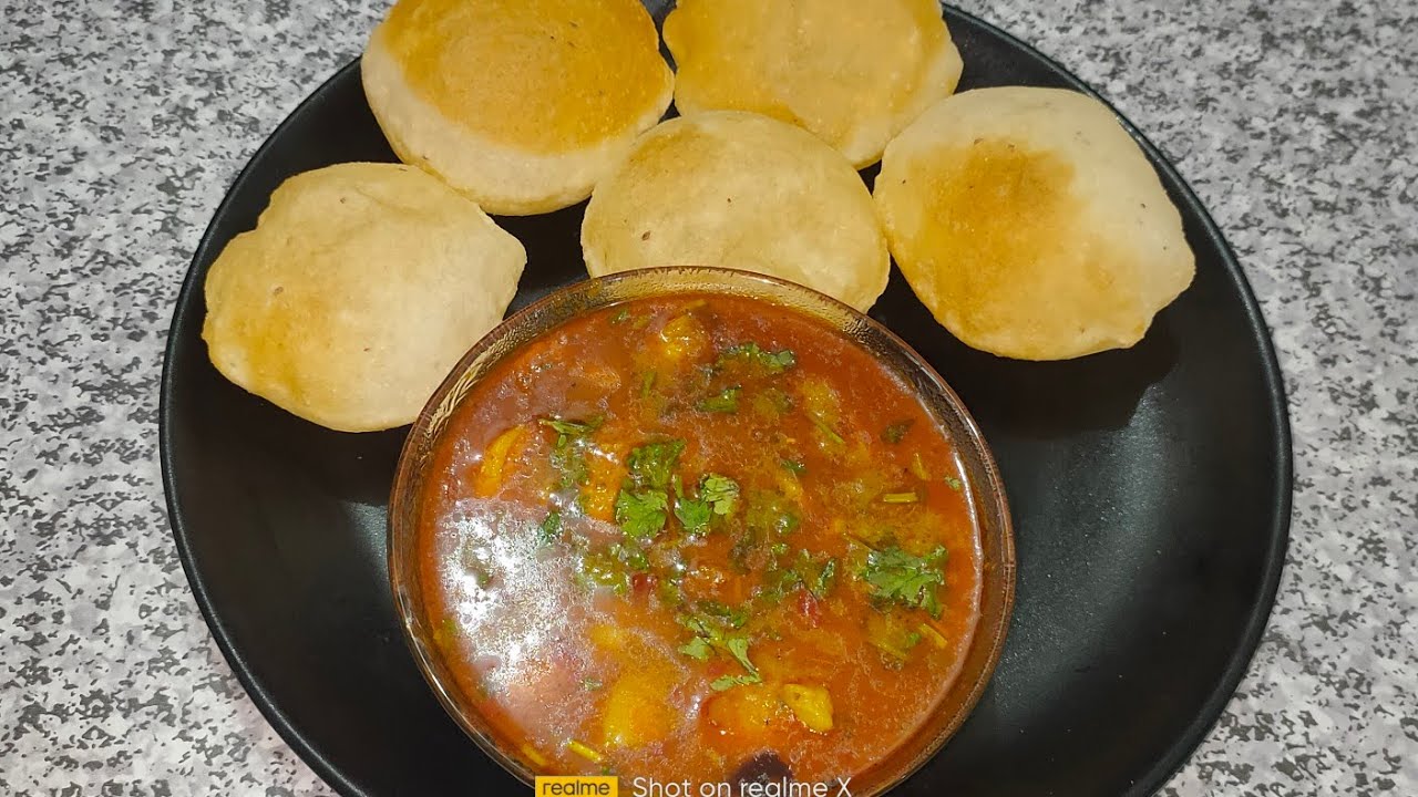 भंडारे वाली आलू की मसालेदार सब्ज़ी |सूजी की खस्ता पूरी No Onion No Garlic Aloo Sabzi Suji Poori