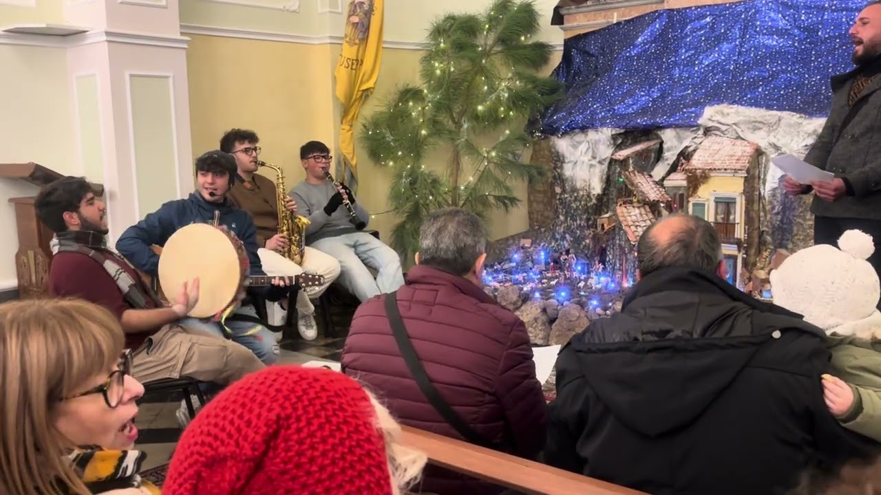 Tradizionale Novena di Natale a Biancavilla, nella Chiesetta di S.Giuseppe.