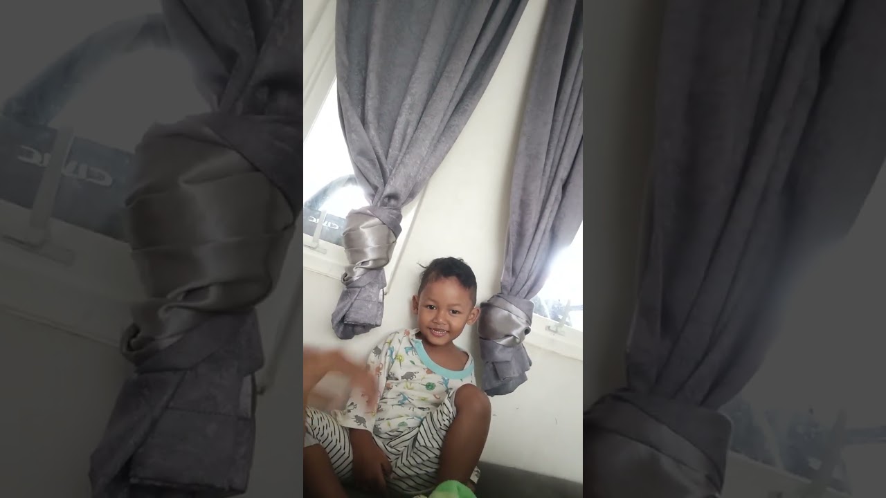 Kebersamaan pagi bersama anak dan suami di ruang tenga, happy sunday🥰