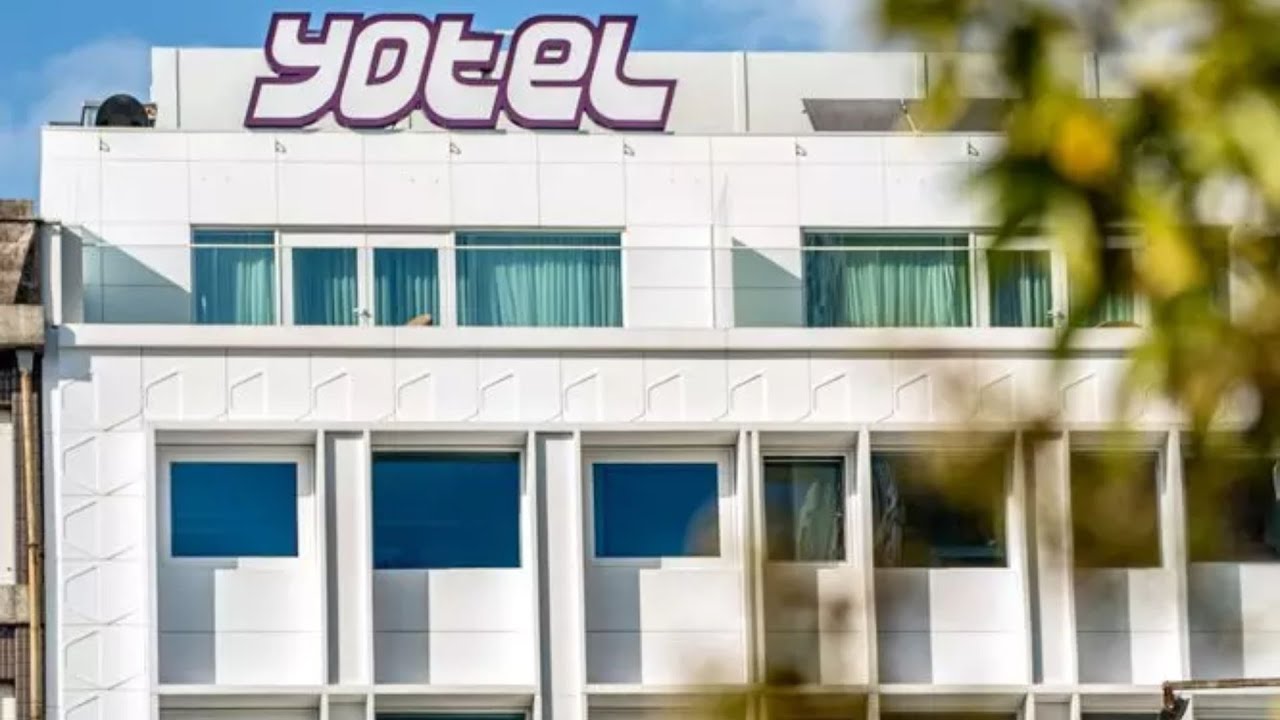 YOTEL PORTO HOTEL (PORTUGAL) - PREMIUM QUEEN VIEW ROOM