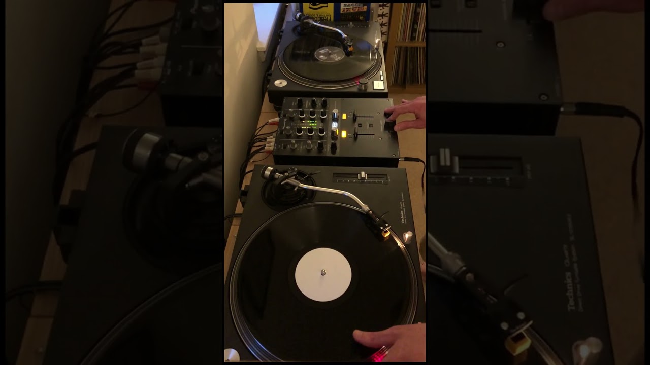Hillcoat Sessions 16 - A Deep & Groovy House VINYL Mix