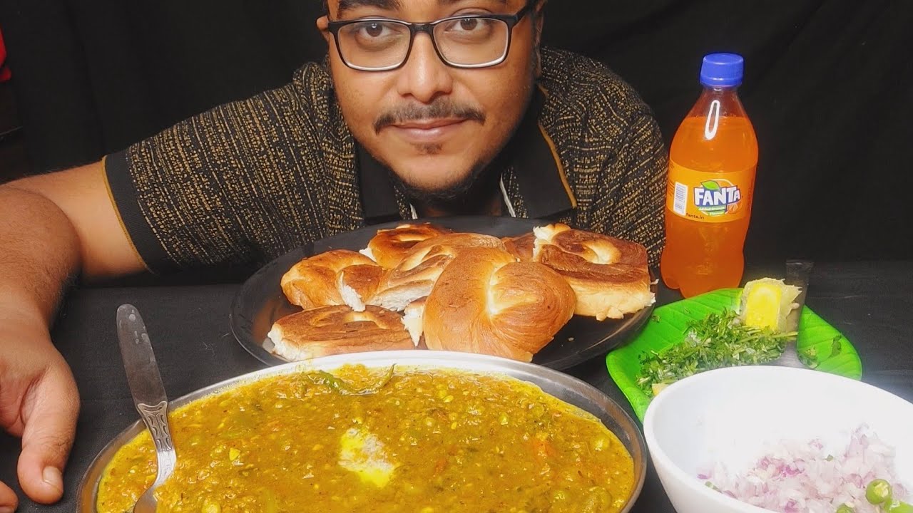 Eating Show - Pav Bhaji | Indian Street Food | ASMR | Mukbang | Poulami Eating Show