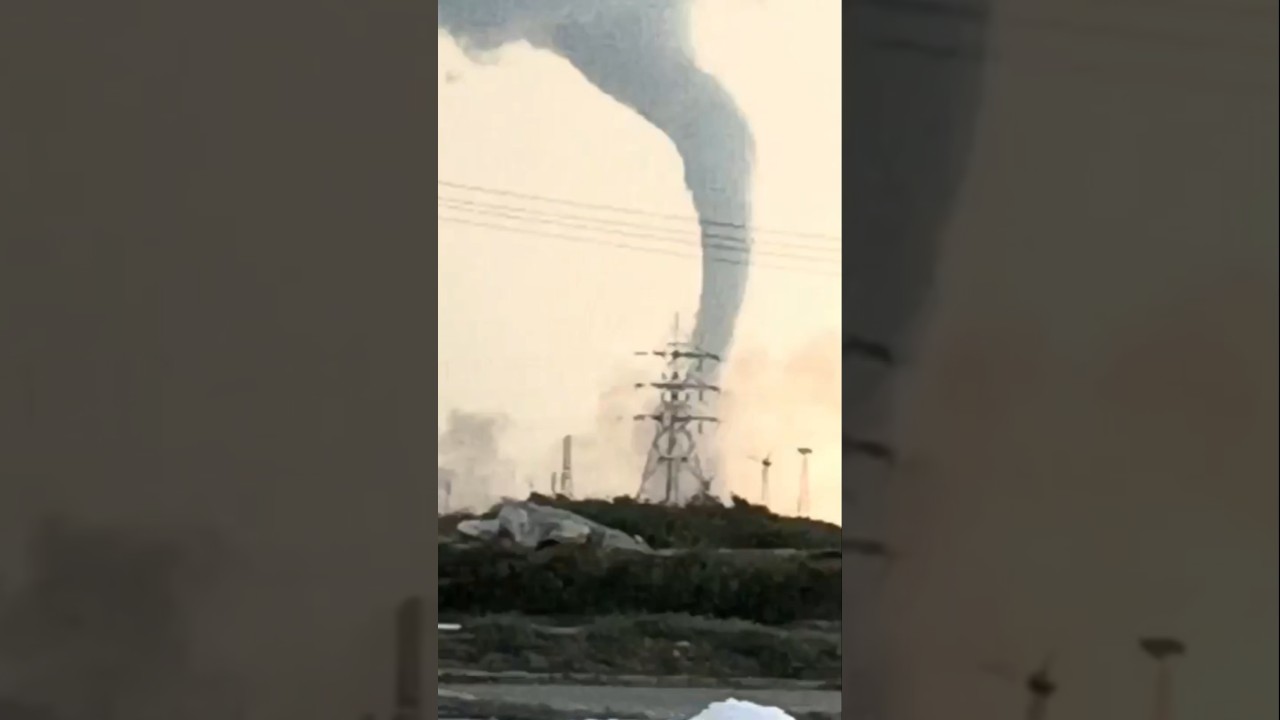 😱🔴Rare and Strong Tornado hits Thoothukudi, Tamil Nadu, India !