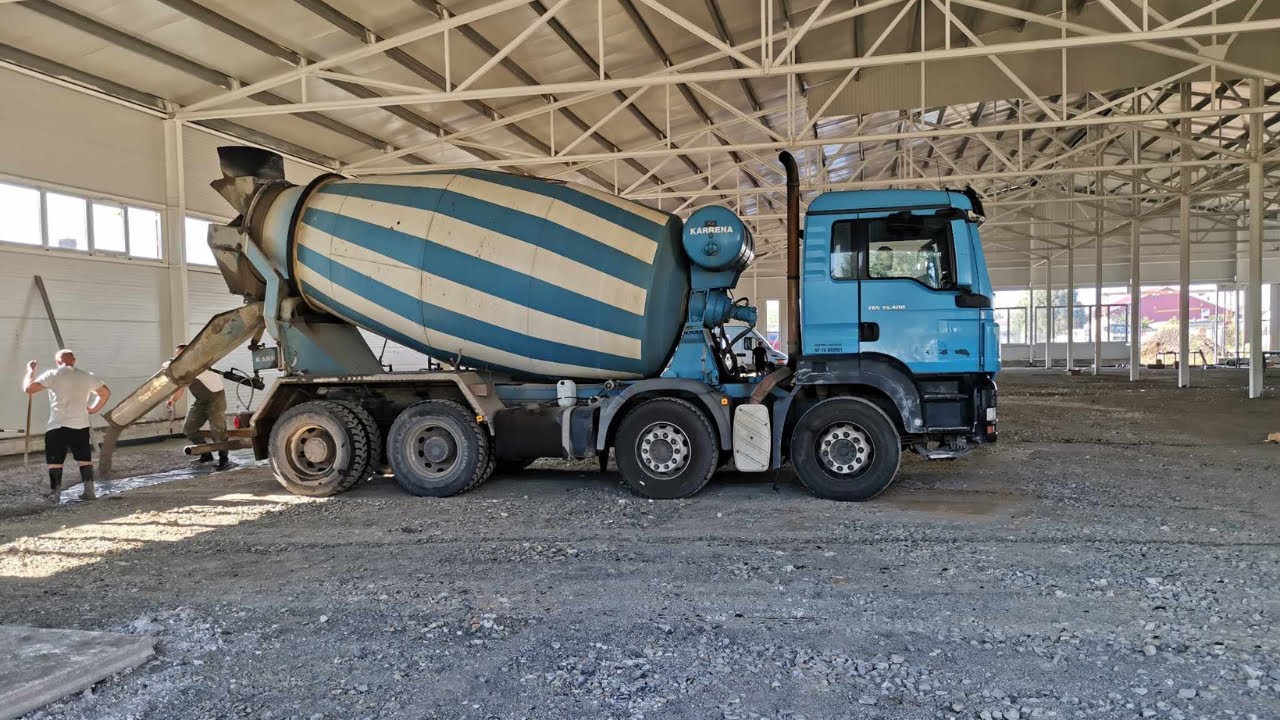 2500nm csarnok kivitelez&eacute;s. 20 cm vastag ipari padl&oacute; statikai makrosz&aacute;llal