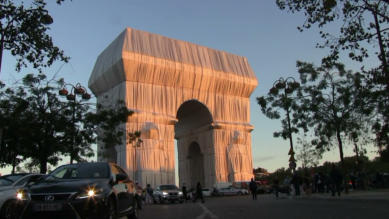 Christo & Jeanne-Claude: Arc de Triomphe Wrapped - Timelapse