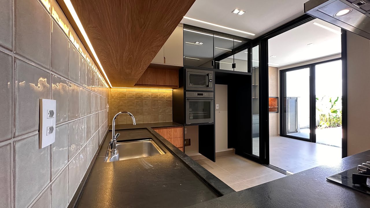 Casa à venda condomínio Maria José | 3 sts, closet, escritório, planejados, piscina | Indaiatuba SP