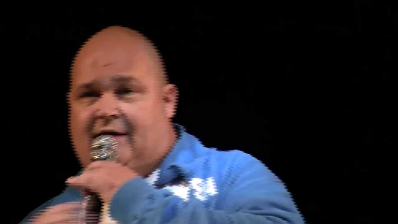 Stand up koomikko Miika Pettersson keikalla osa 2/3.