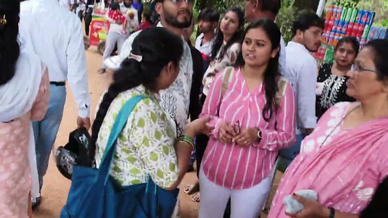 Lalbagh park Bengaluru, वीडियो का पूरा देखा जाएगा भाई साहब वीडियो बहुत मजा आने वाला