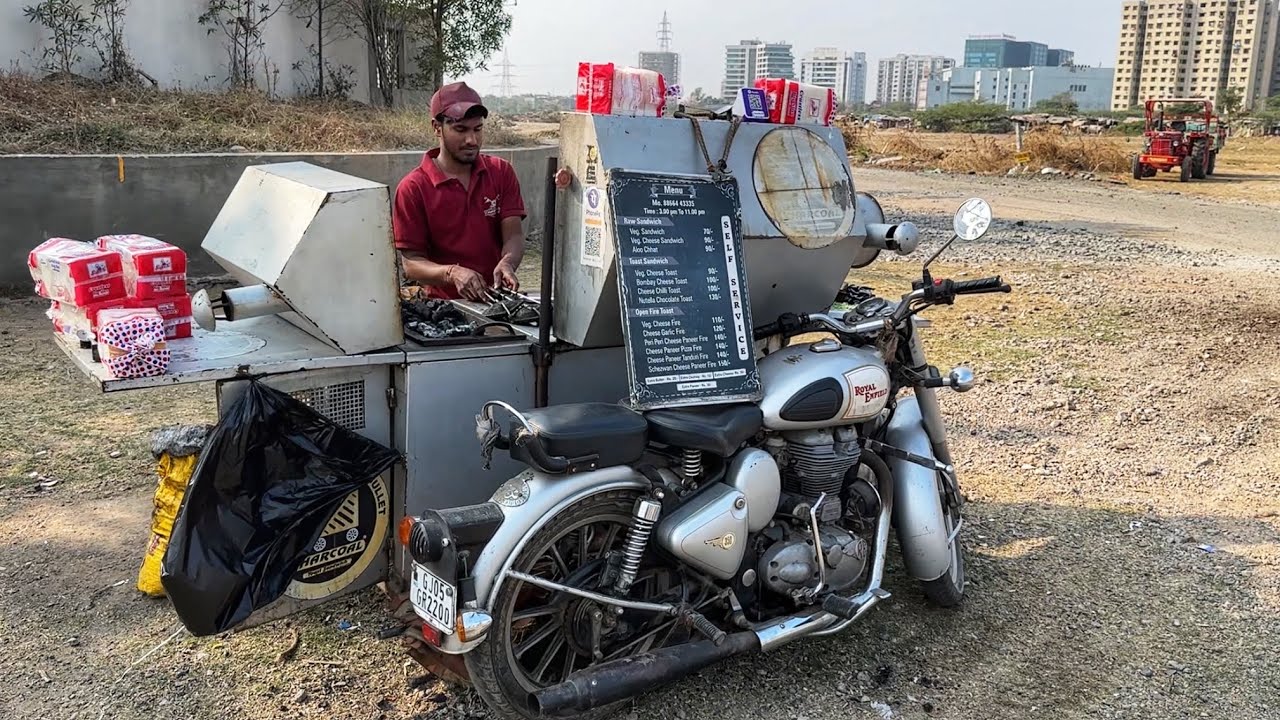 Bullet Raja of Surat|Charcoal Fire Sandwich|Indian Street Food|