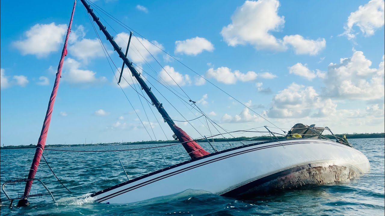 How to raise your sunken Hunter sailboat ⛵️ and get it floating again without paying SeaTow $6500