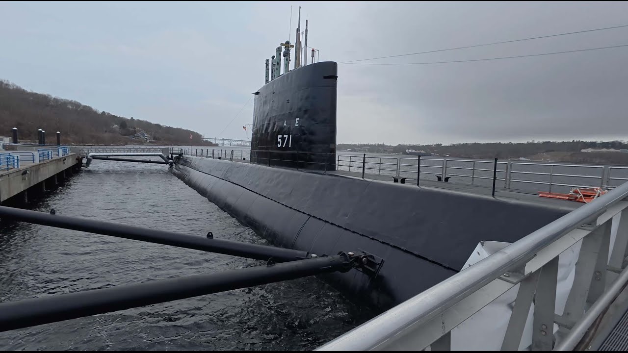 🚢 Inside the USS Nautilus: A Full Walkthrough of the First Nuclear Submarine! ⚓