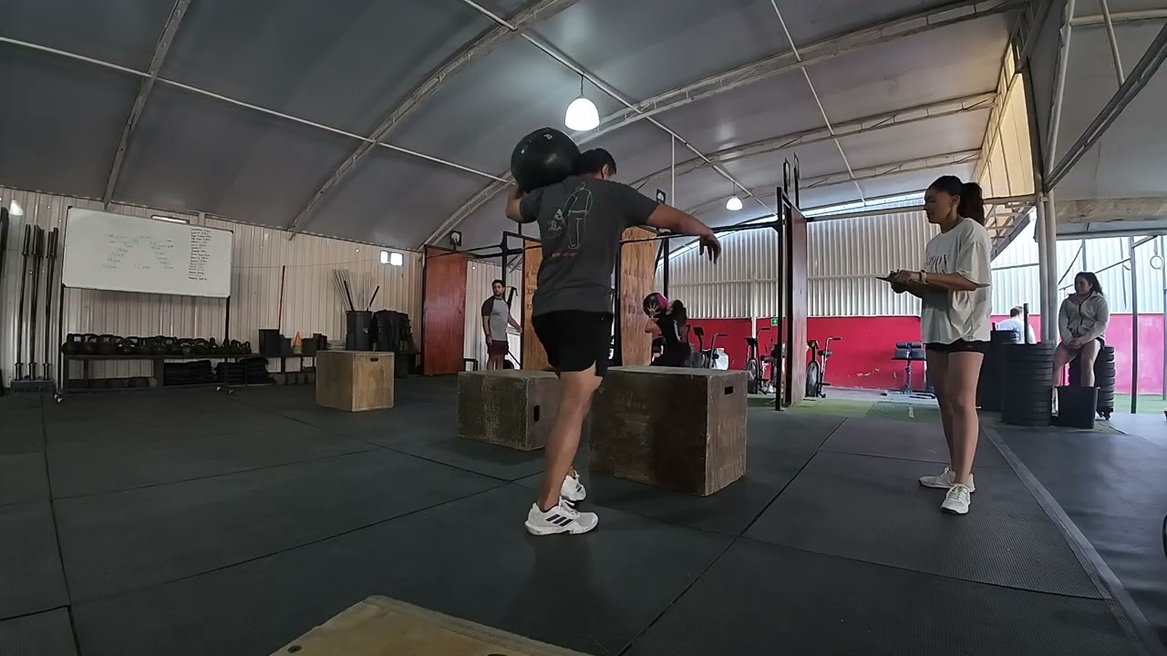 Crossfit open 26.1 / Ricardo Chenhalls / Rocio Ramirez / Miguel Obregon