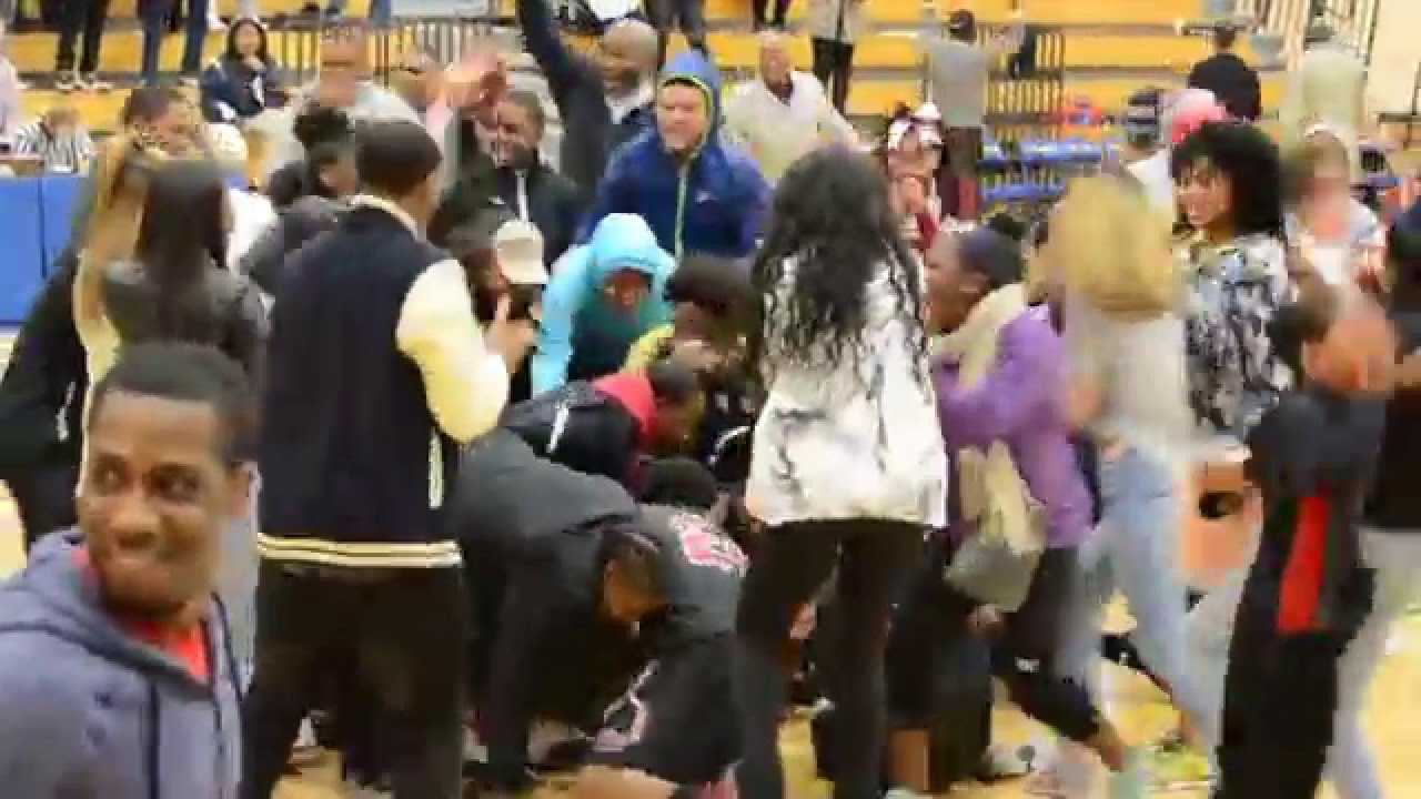 Grady HS guard makes 8o ft shot at buzzer to beat Lithonia HS