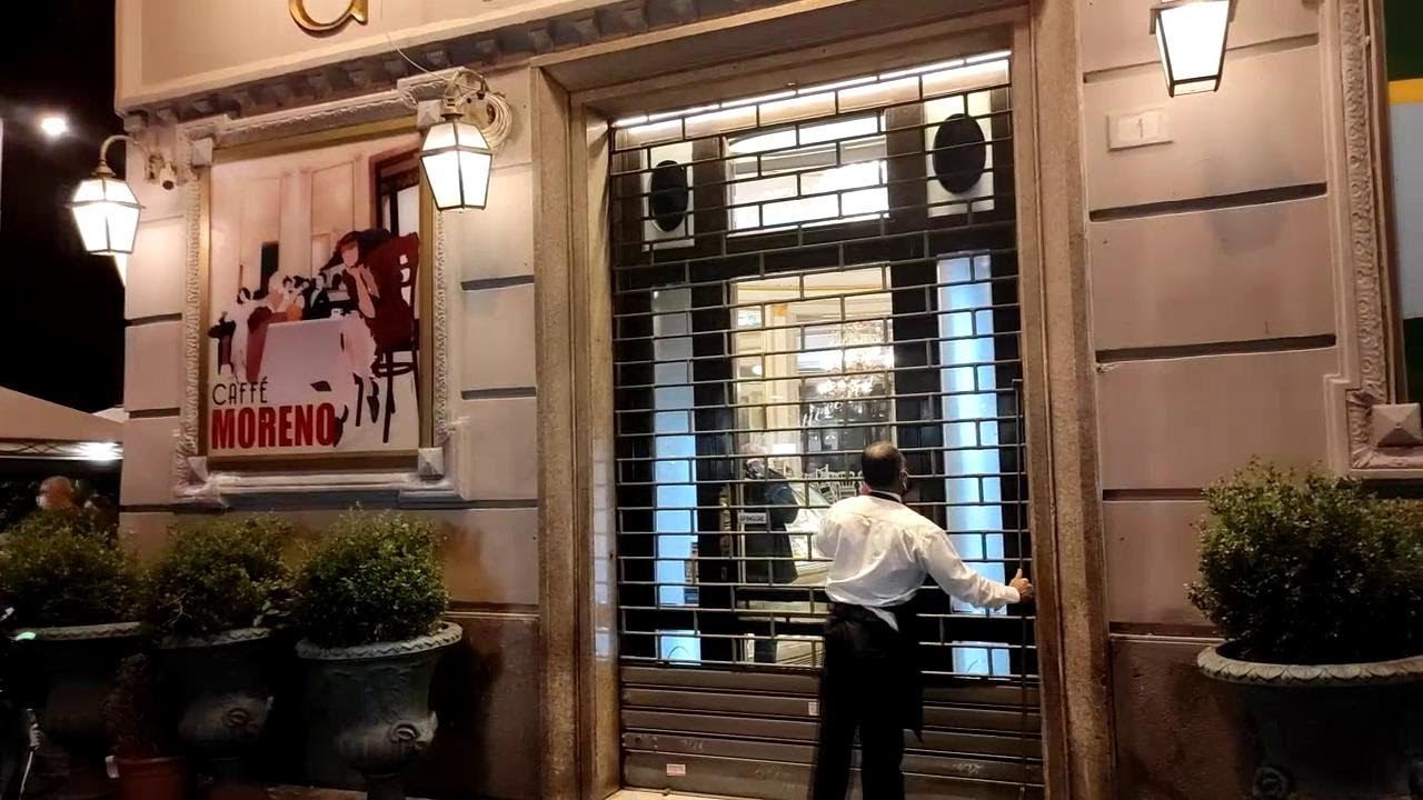 Crisi, chiude lo storico Caffè Gambrinus di Napoli: 