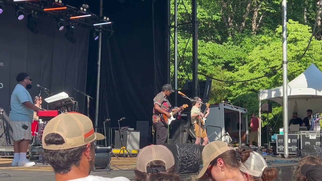 Joy Oladokun - sometimes I Feel - 6/21/25 Red Wing Roots 2025