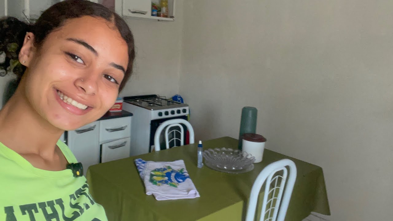 ANGELINA ARRUMOU A COZINHA 