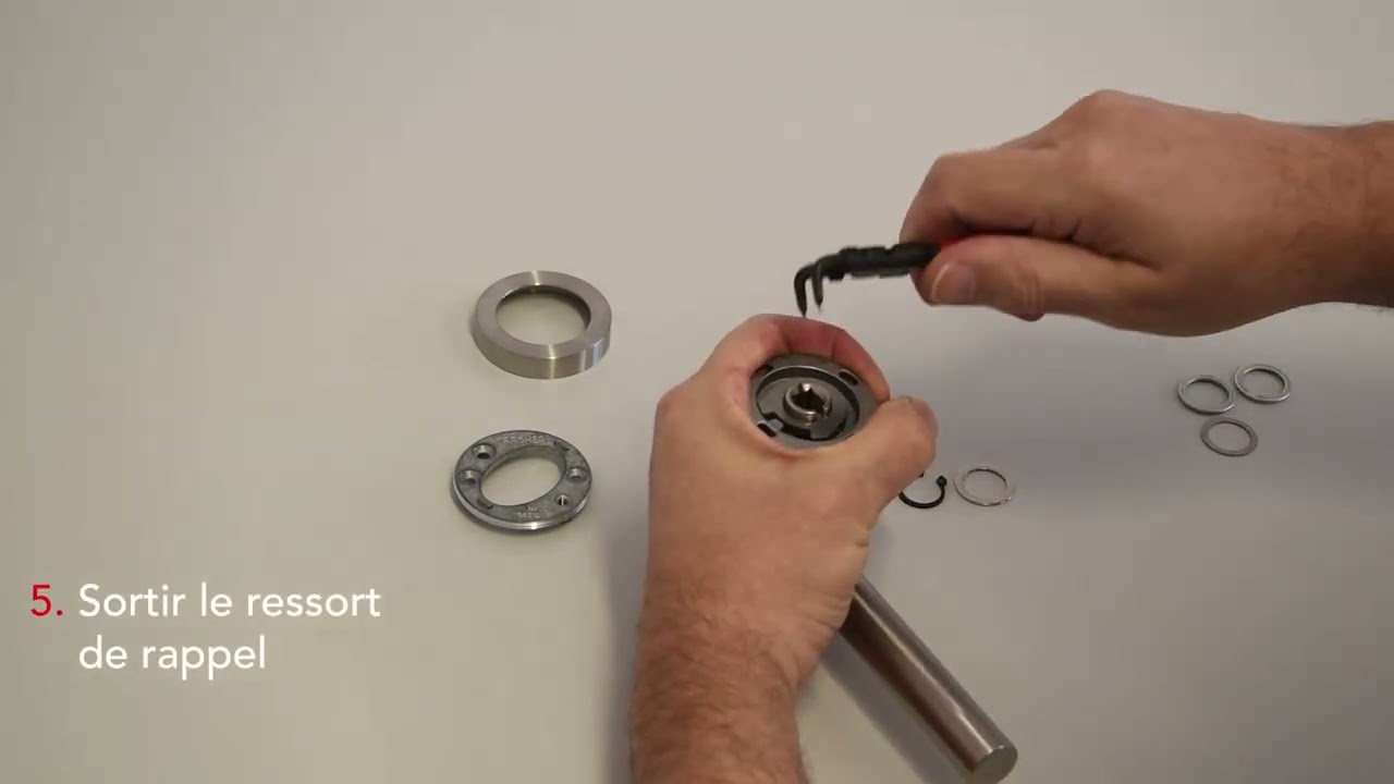 Karcher Design: vidéo de démontage du ressort et du frein rosette en 3 parties