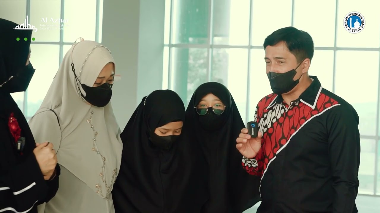 AL AZHAR IIBS - ORANG TUA ADALAH SUPPORT SYSTEM BAGI ANAKNYA