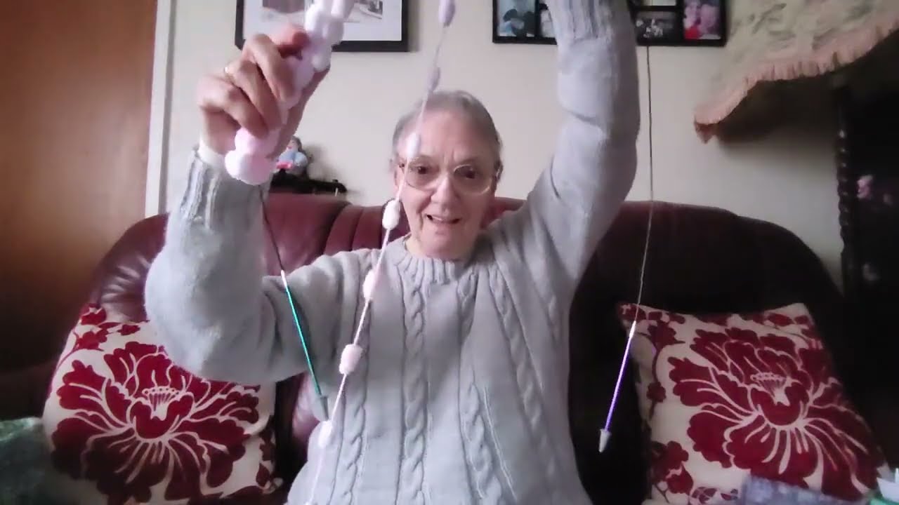 #28,Vlog, PomPom Yarn, Sheila's Knitting Tips and Other Stuff