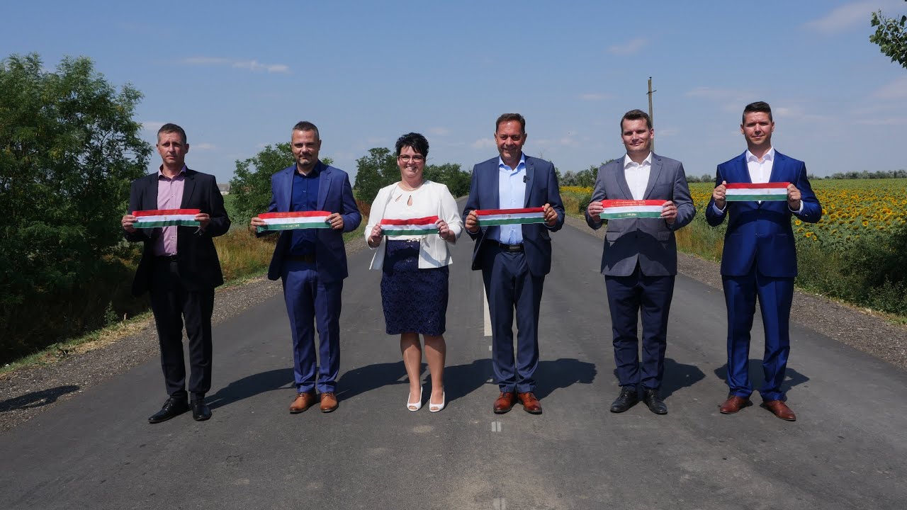 HAZAI FORRÁSBÓL ÚJULT MEG 3,5 KM ÚTSZAKASZ JÁSZLADÁNY ÉS TISZASÜLY KÖZÖTT