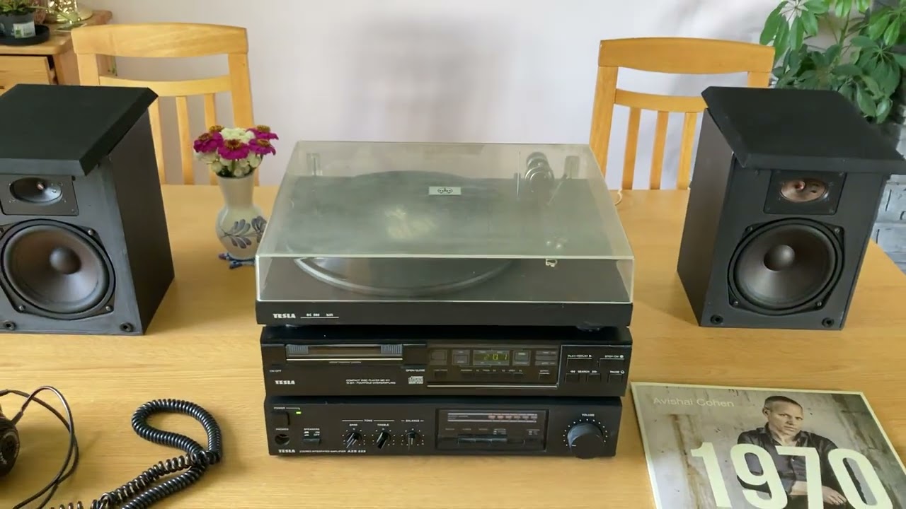 Tesla  phono NC 500 hifi, CD MC 911, amplifier AZS 223 , speakers ARS 9104, headphones ARF 310